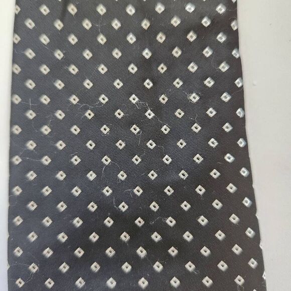 Umo Lorenzo diamond pattern silky tie easy to put on and adjust - Picture 1 of 4
